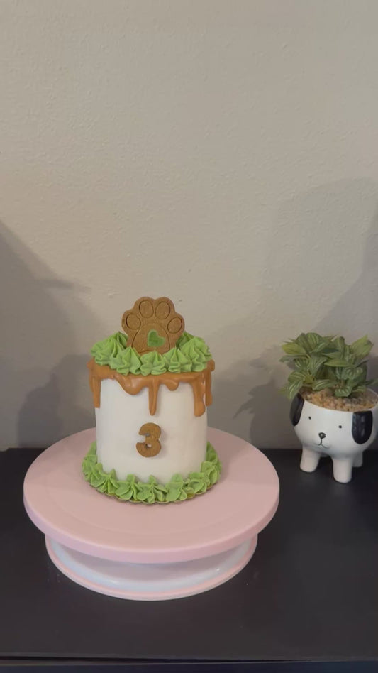 Custom Dog Cake – 4" x 4"